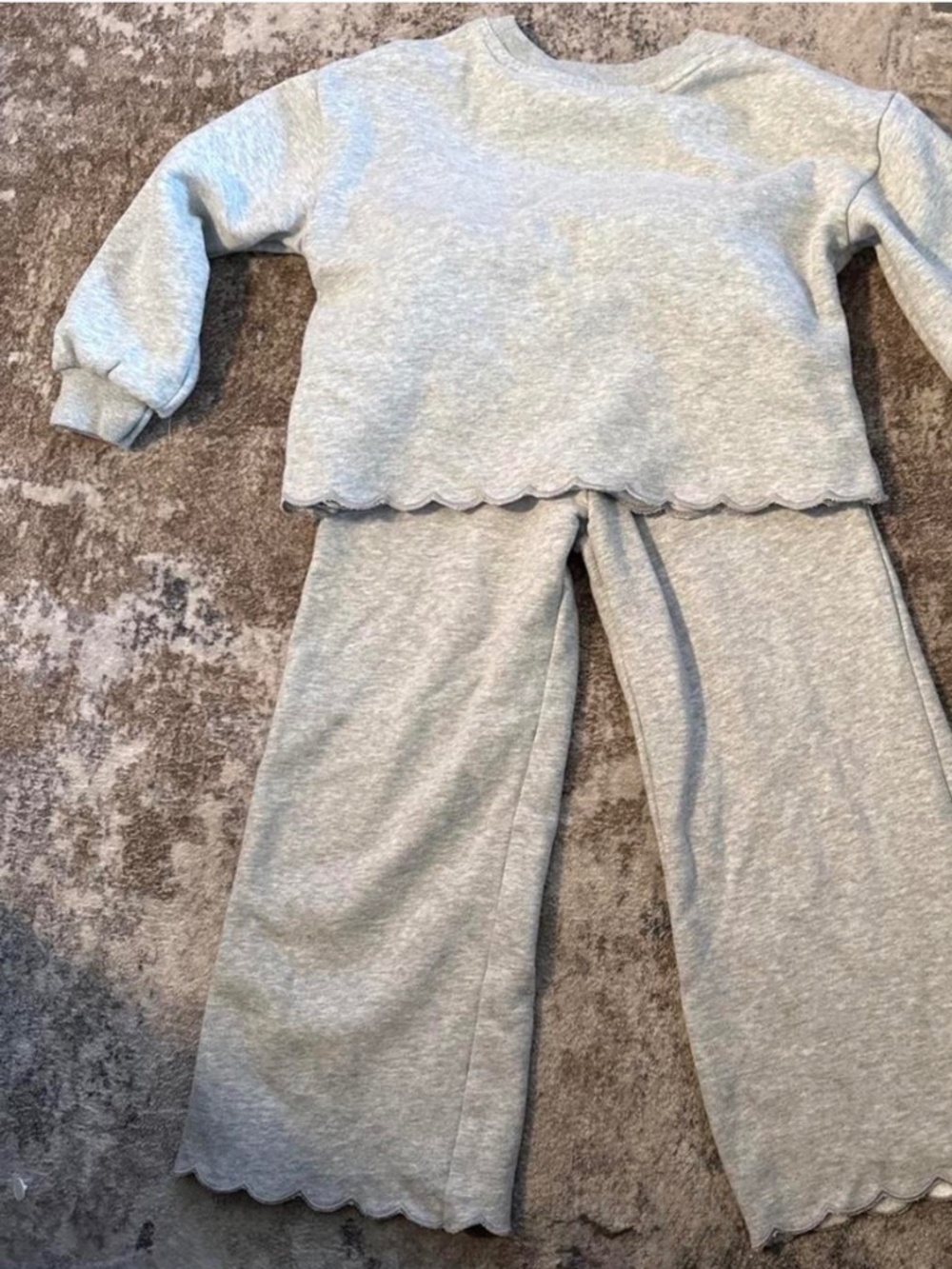 Girls 2 piece sweatsuit